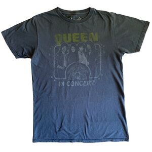 Queen vintage style concert tee from Bravado